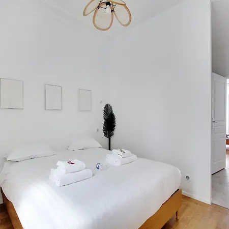 1 Bdr 2 P - Parc Monceau Apartamento *